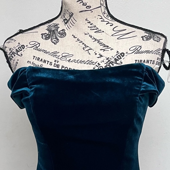 Teezeme Green Velvet Mini Dress Goth Grunge Vampy Witchy Preppy Hoco Prom Nye XS - Picture 9 of 9